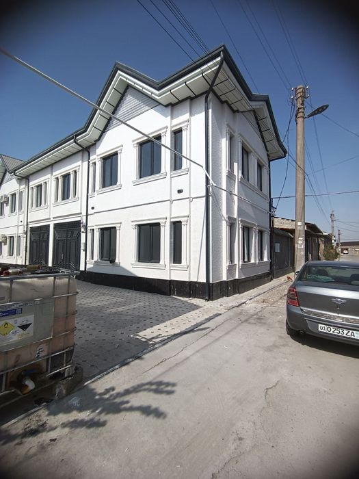 Xonobod 1 sotix 4 xona Tayyor remont Uglavoy joylashgan