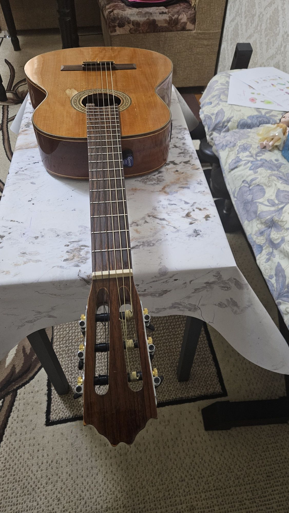 Gitara arginal ISPANIYA ALGAMRA nomi  35 yildan oshgan