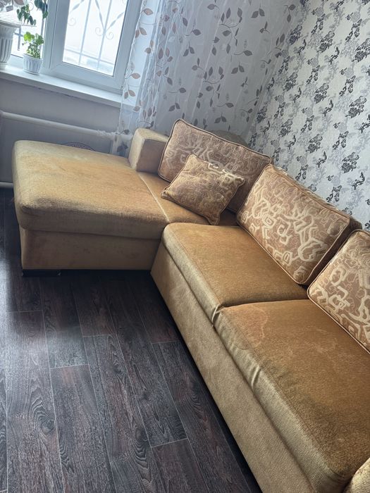 Диван угловой б/у