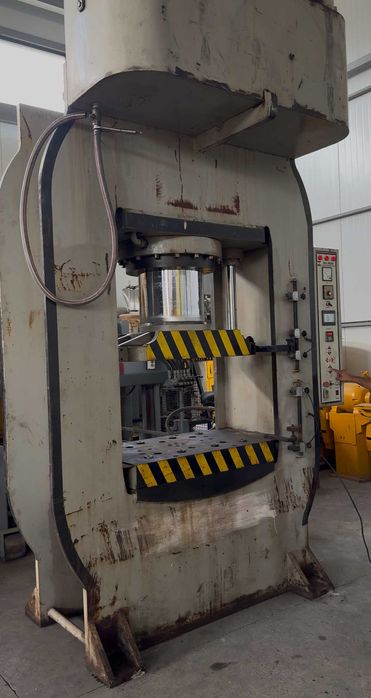 Гидравлический пресс 400 тонн. рабочий состояние
