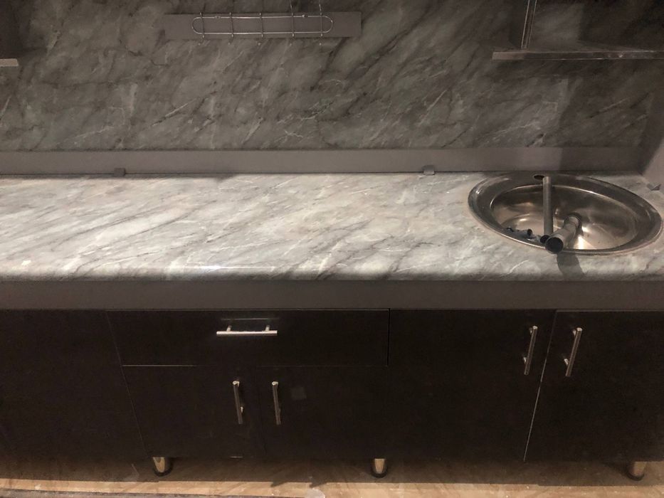 Oshxona mebel sotiladi