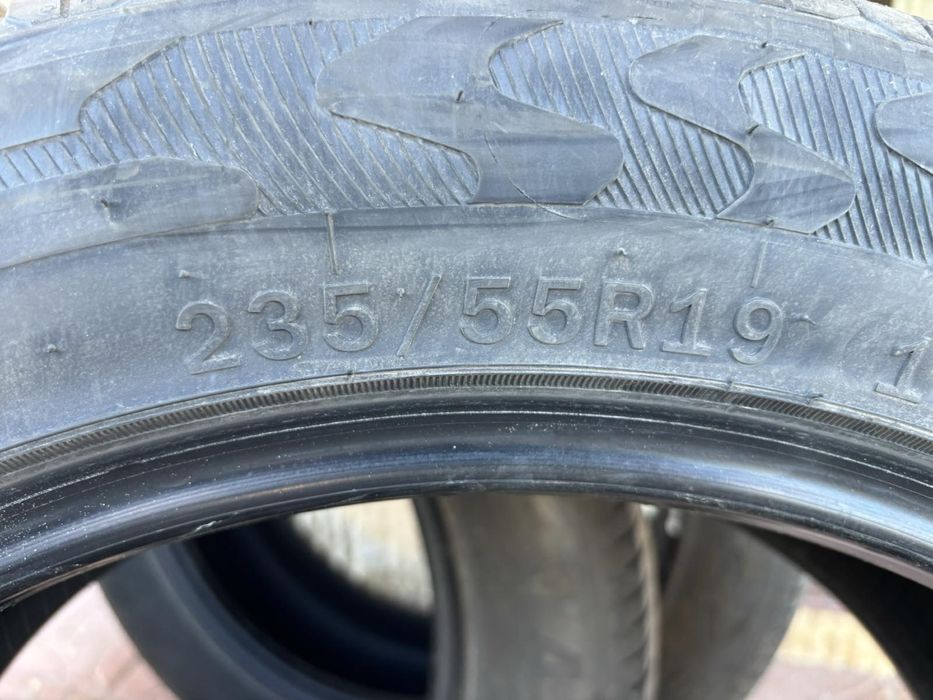 Чисто нови гуми, летни (на 100км) 235/55/19