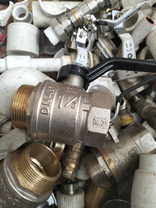 Продам сантехнические фитинги