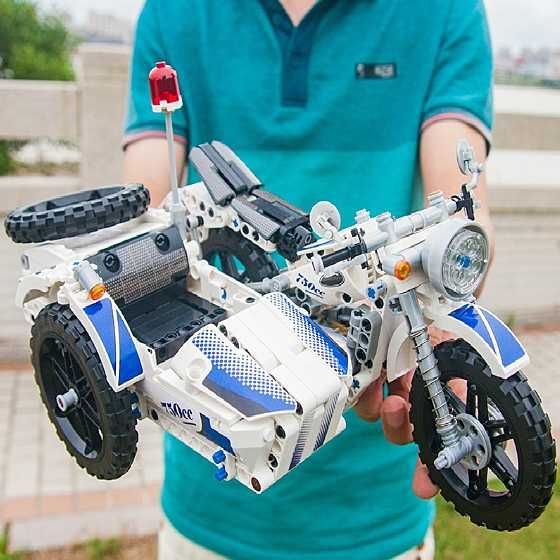 Jucarie Motocicleta cu atas modulara din 550 piese, 31cm, vârsta 6+
