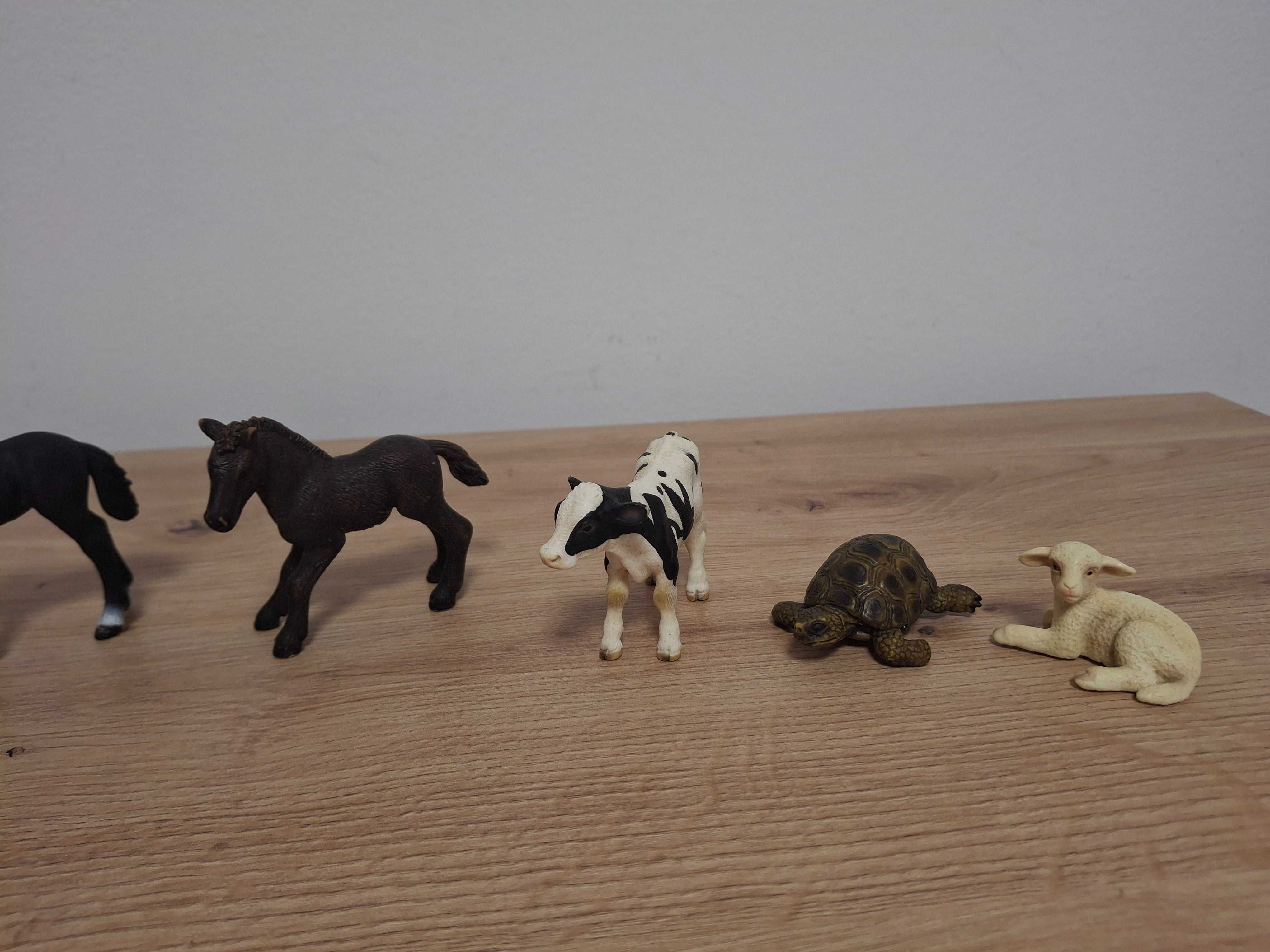 Vand lot cu 7 figurine Schleich
