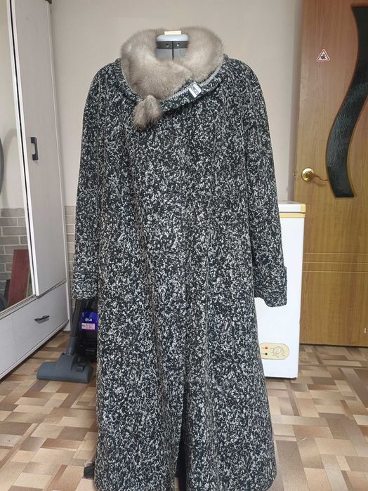 Продам пальто зимнее
