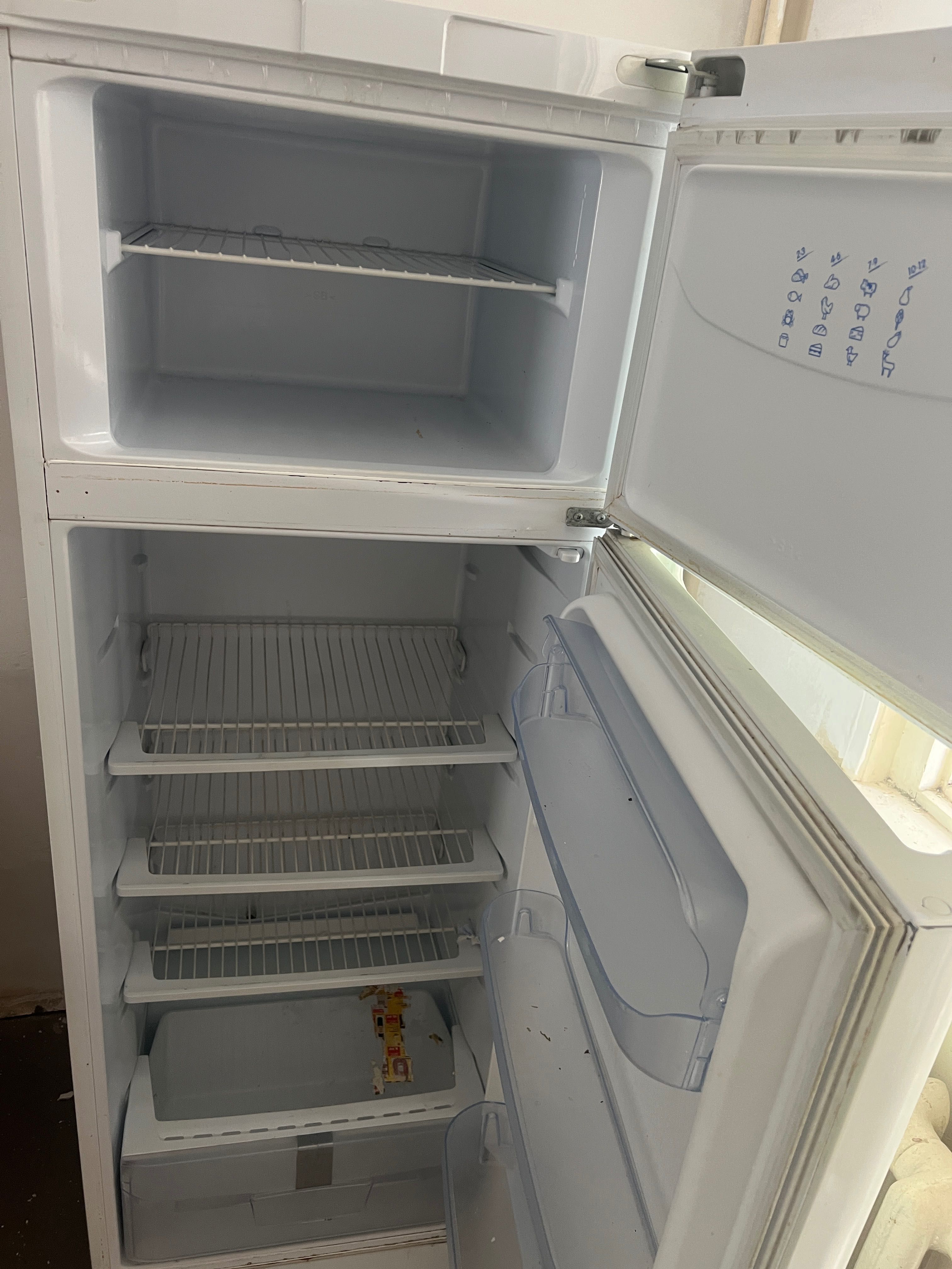 Хладилник Indesit