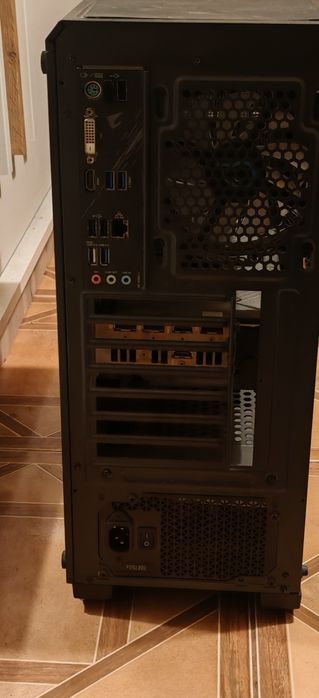 Vând PC Gaming mid-end