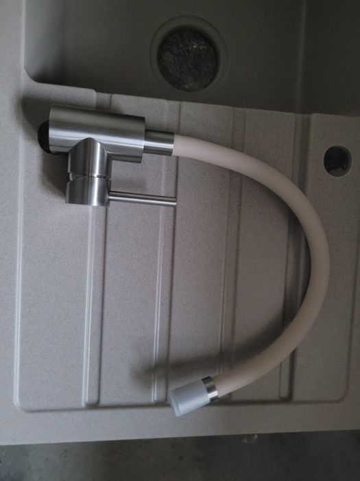 Chiuveta nouă,  granit, bej