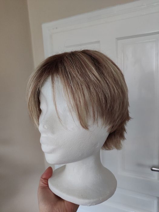 Продавам Перука.