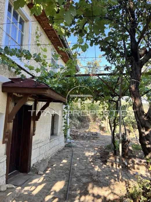 Двуетажна къща в Сърнегор
