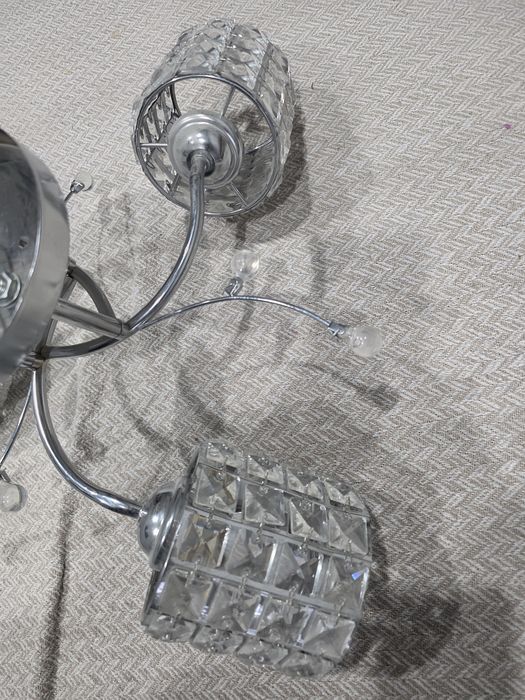 Люстра, трехрожковая