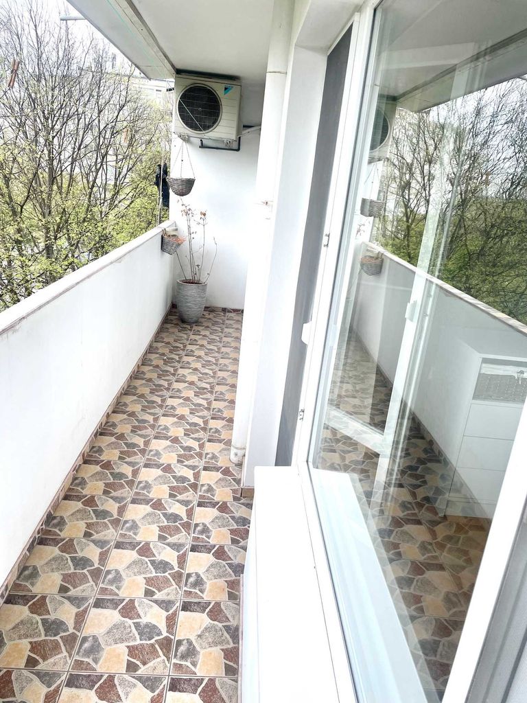 Дава се под наем Тристаен апартамент в Варна, Цветен квартал - 94 кв.м за 699 € - Снимка #7