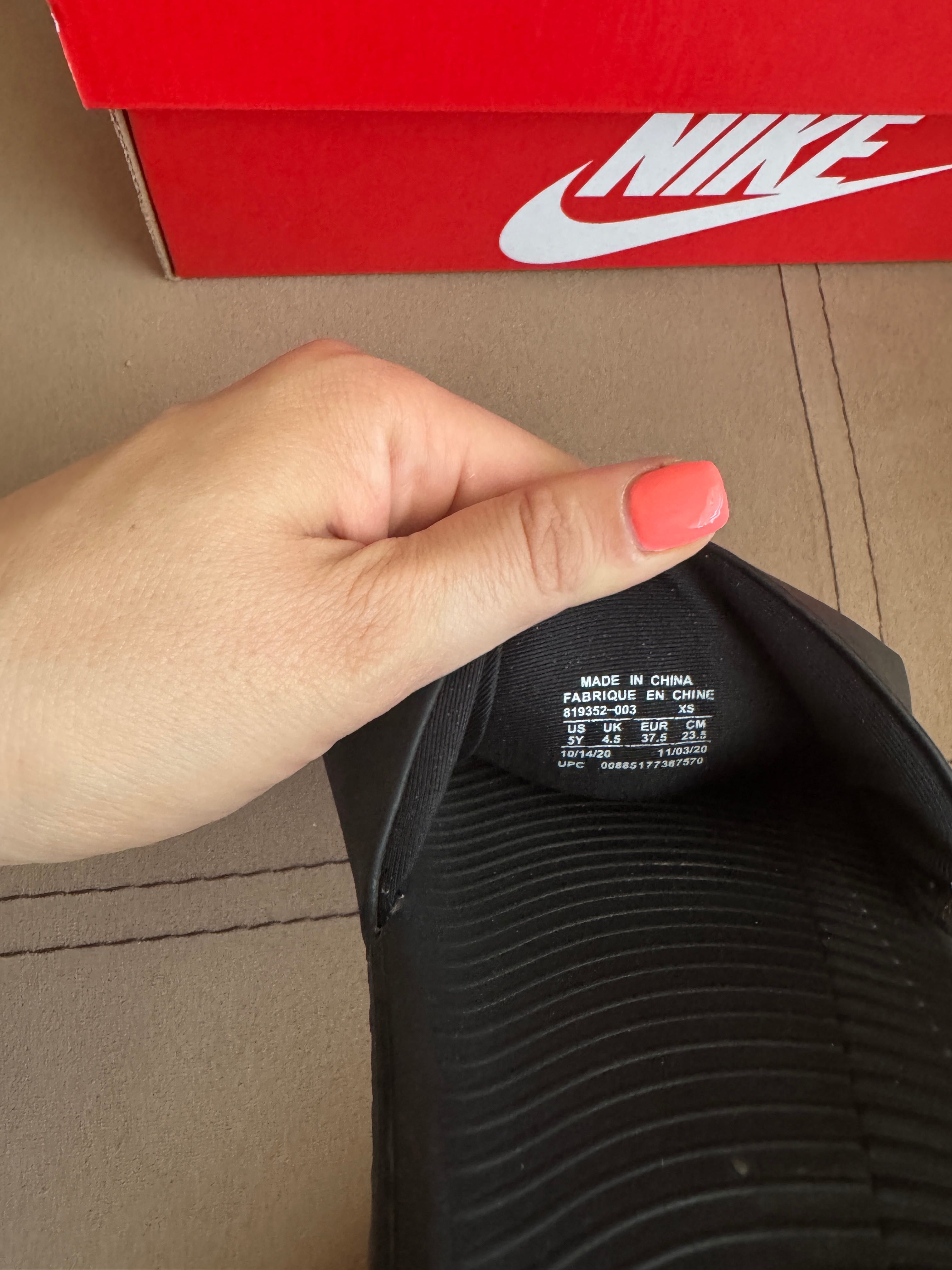Чехли Nike, запазени!Размер 37.5!