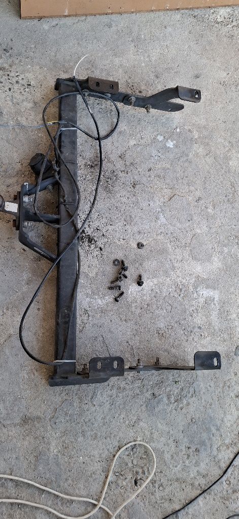 Carlig de remorcare Renault Trafic/Carlig Vivaro