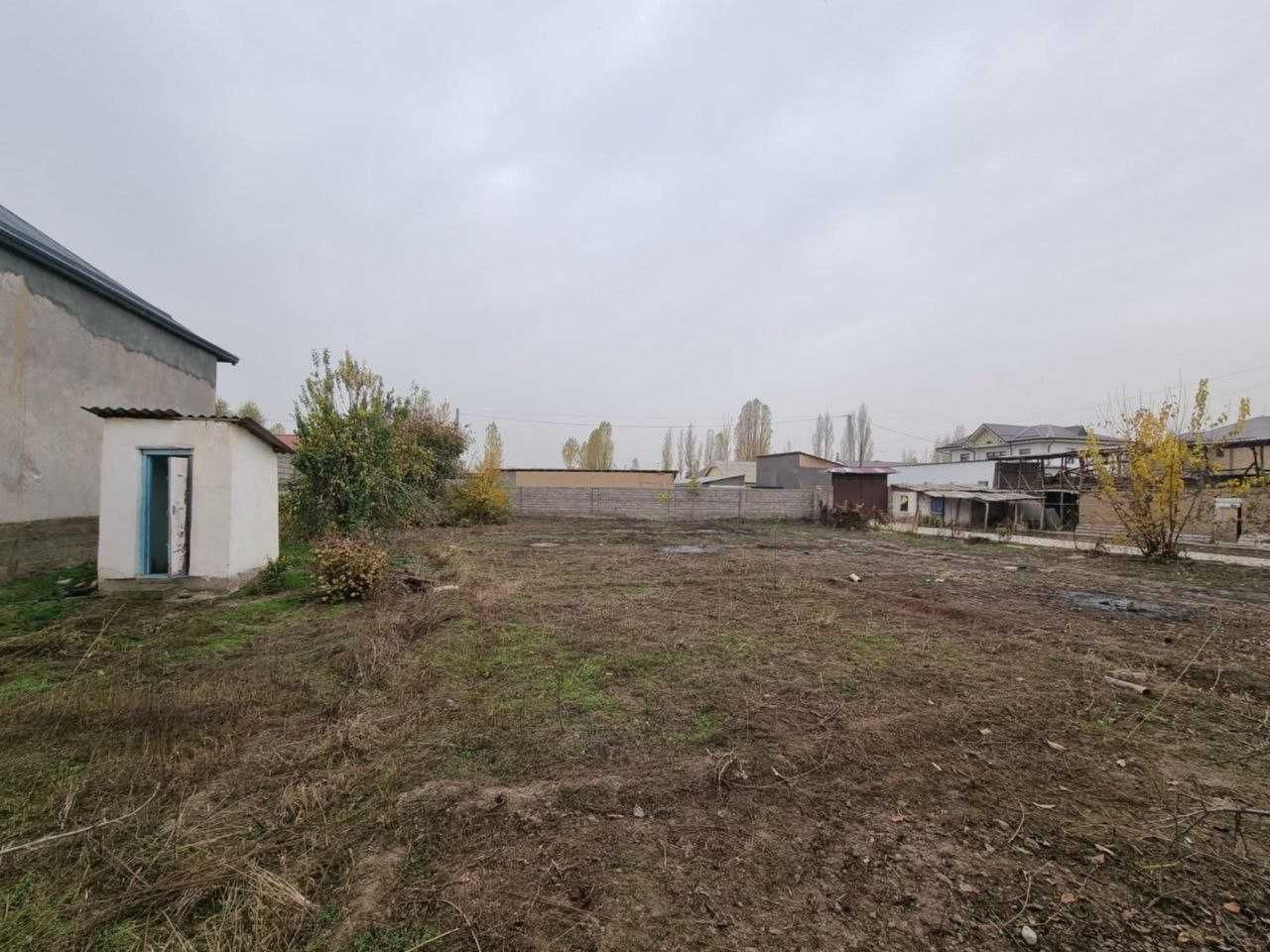 Продаётся дом! Поселок Балыкчи 18 соток! Можно сделать 2 входа!
