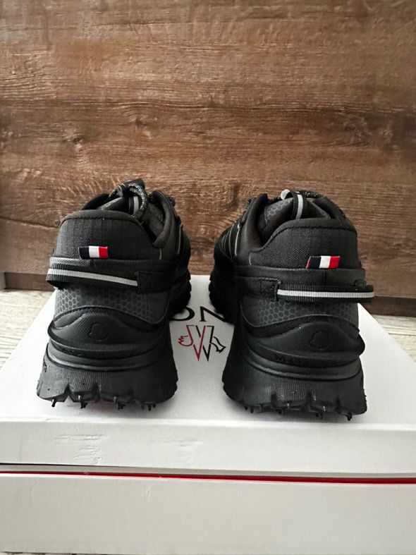 Обувки Moncler черни