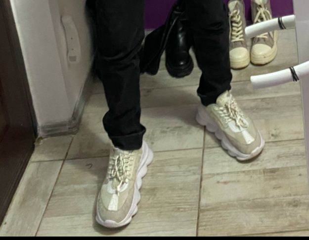 Adidasi versace chein reaction
