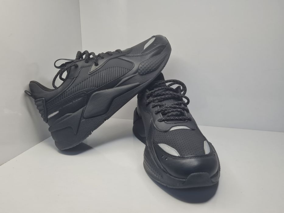 Маратонки Puma RS-X Triple Black

Чисто нови с кутия.

Номер 42 стелка