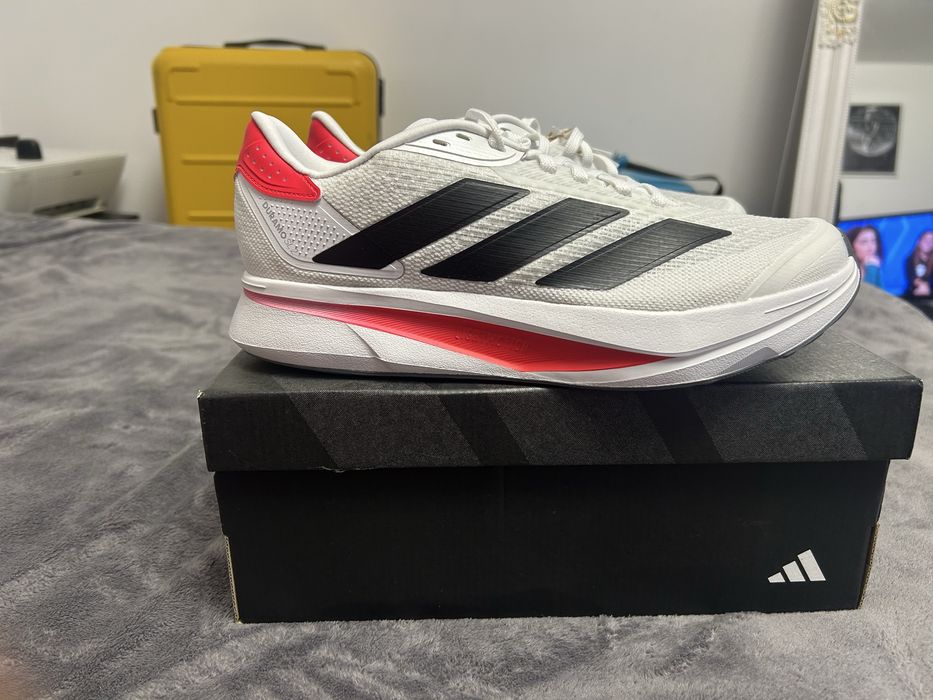Vand adidași Adidas ,marimea 42,5