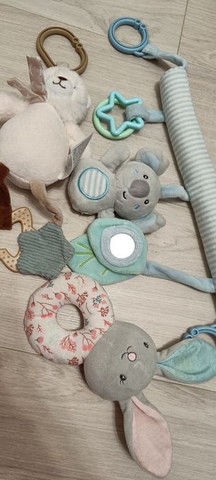 Jucarii bebe de atarnat