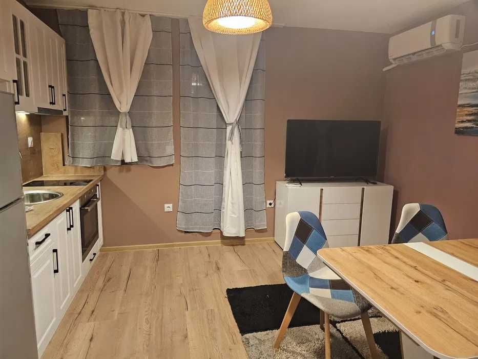 Дава се под наем Двустаен апартамент в София, Карпузица - 75 кв.м за 448.8 € - Снимка #2