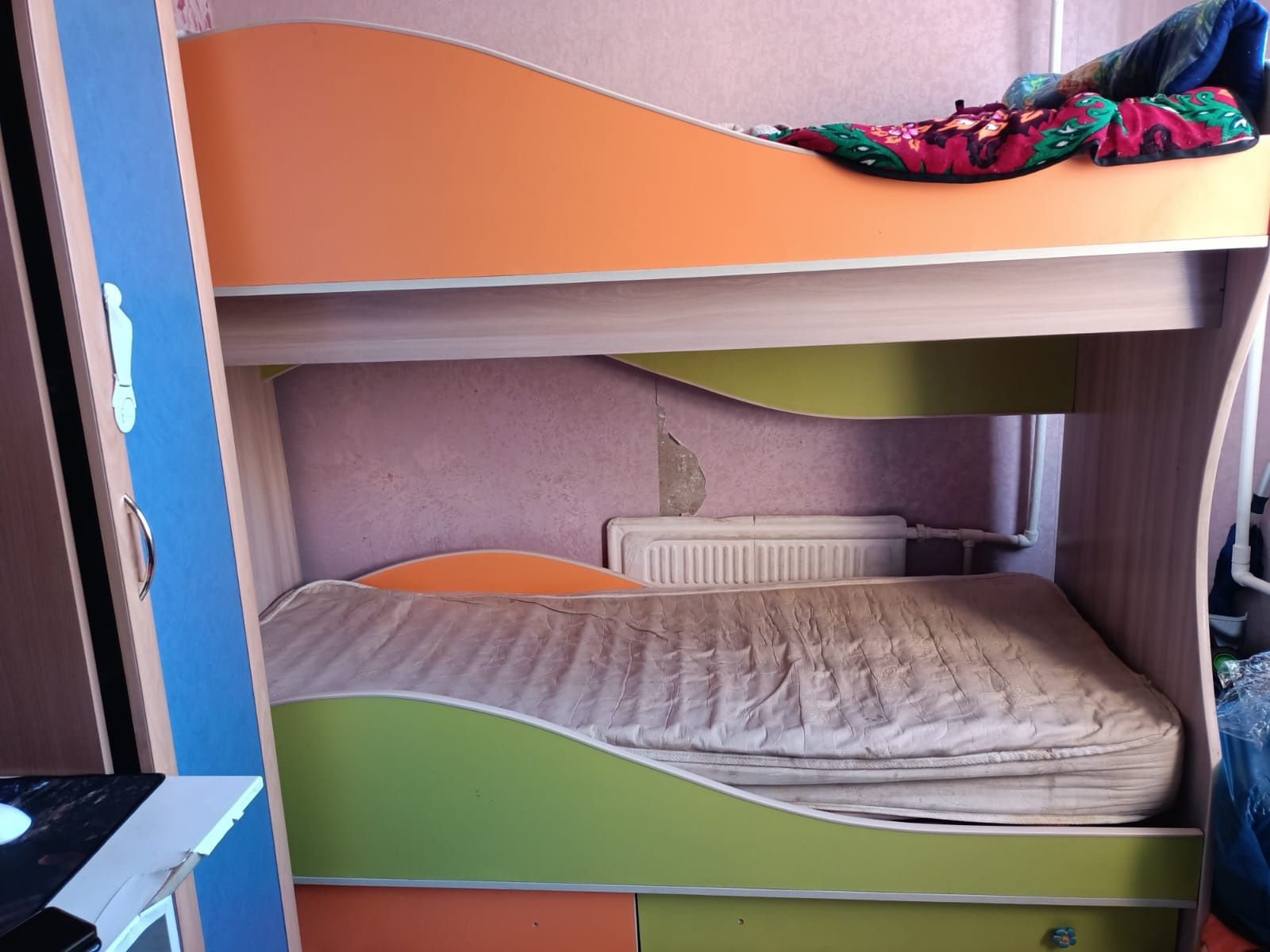 Двухъярусная кровать +шкаф