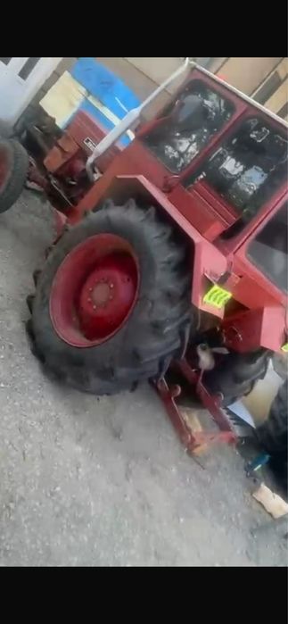 Tractor utb 550.