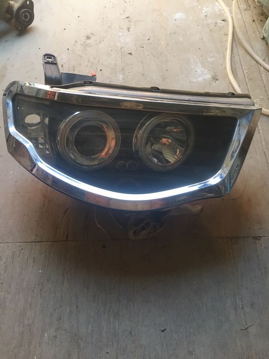 Фара митсубиси -Л-200 правая сторона 1-шт