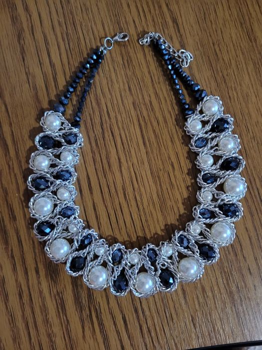 Coliere și brățări