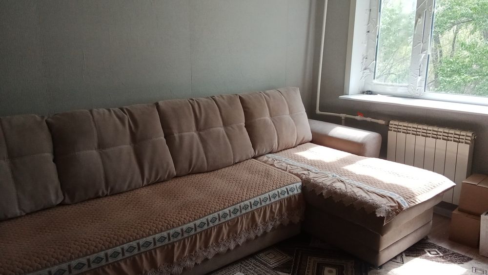 Гостиной Диван угловой срочно продам
