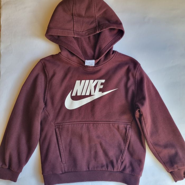 Суитшътъ с качулка Nike, винено червен/бордо, размер 128-137 см.
