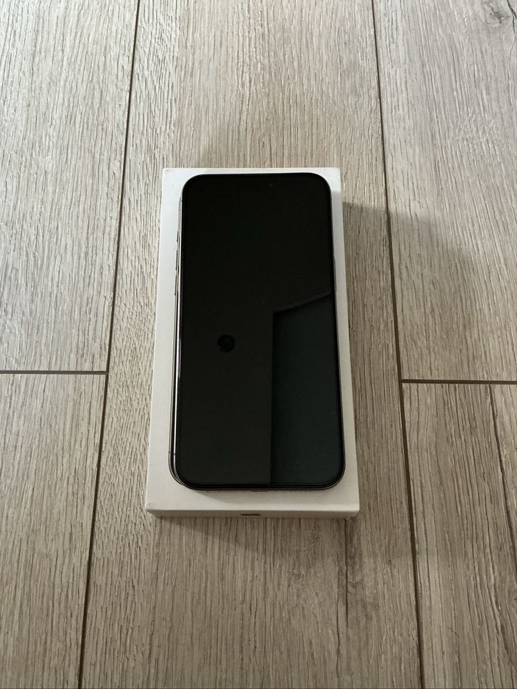 iPhone 15 Pro Max 256 GB в гаранция