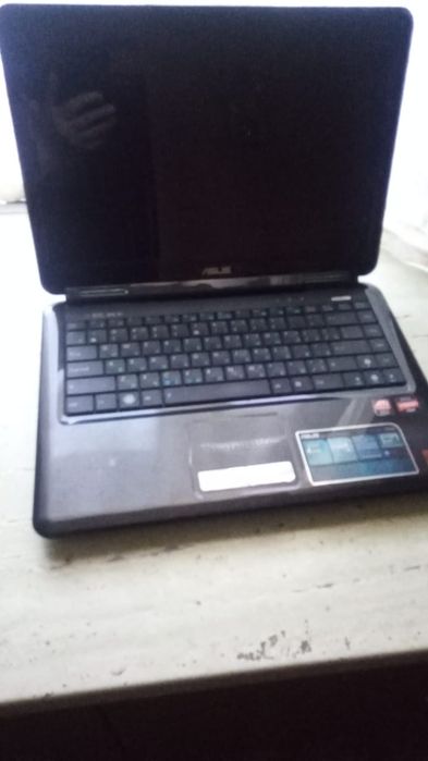 Продам на запчасти ноутбук Asus