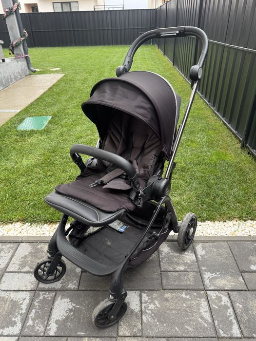 Carut bebe Chicco + landou + al doilea sezut carut, aproape noi