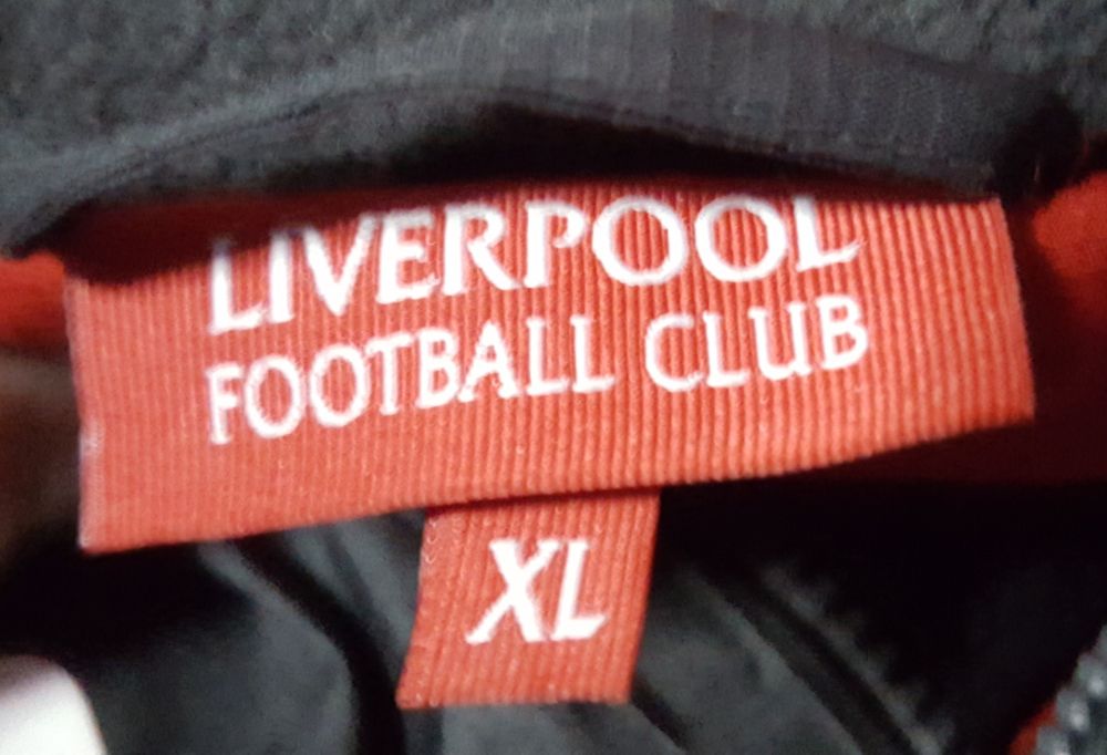 Якe и зимен пуловер на Ливърпул/Liverpool FC/