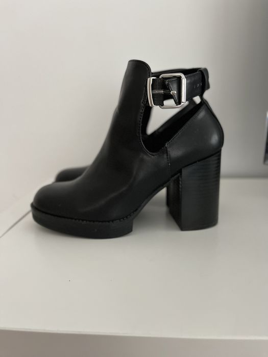 Pantofi Pull&Bear masura 37