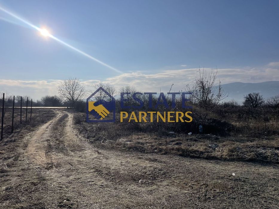 Парцел в Пловдив, област-с.Брестник площ 900 цена 45000