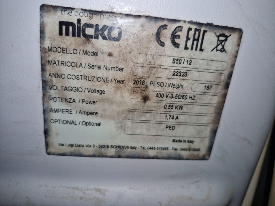 Masina de foaietat dotata cu comanda la pedale, FOLOSITA FOARTE PUTIN