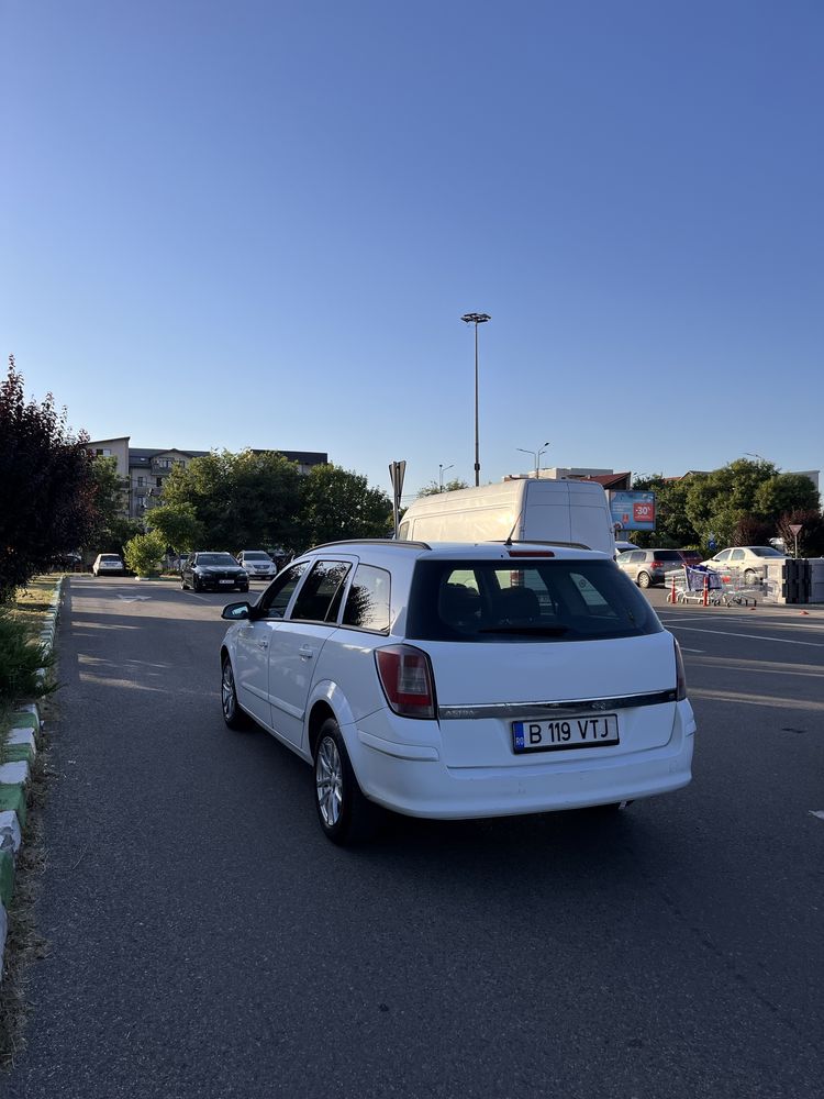 Opel astra H din 2009 motor 1.6 benzina euro 4 km 210000