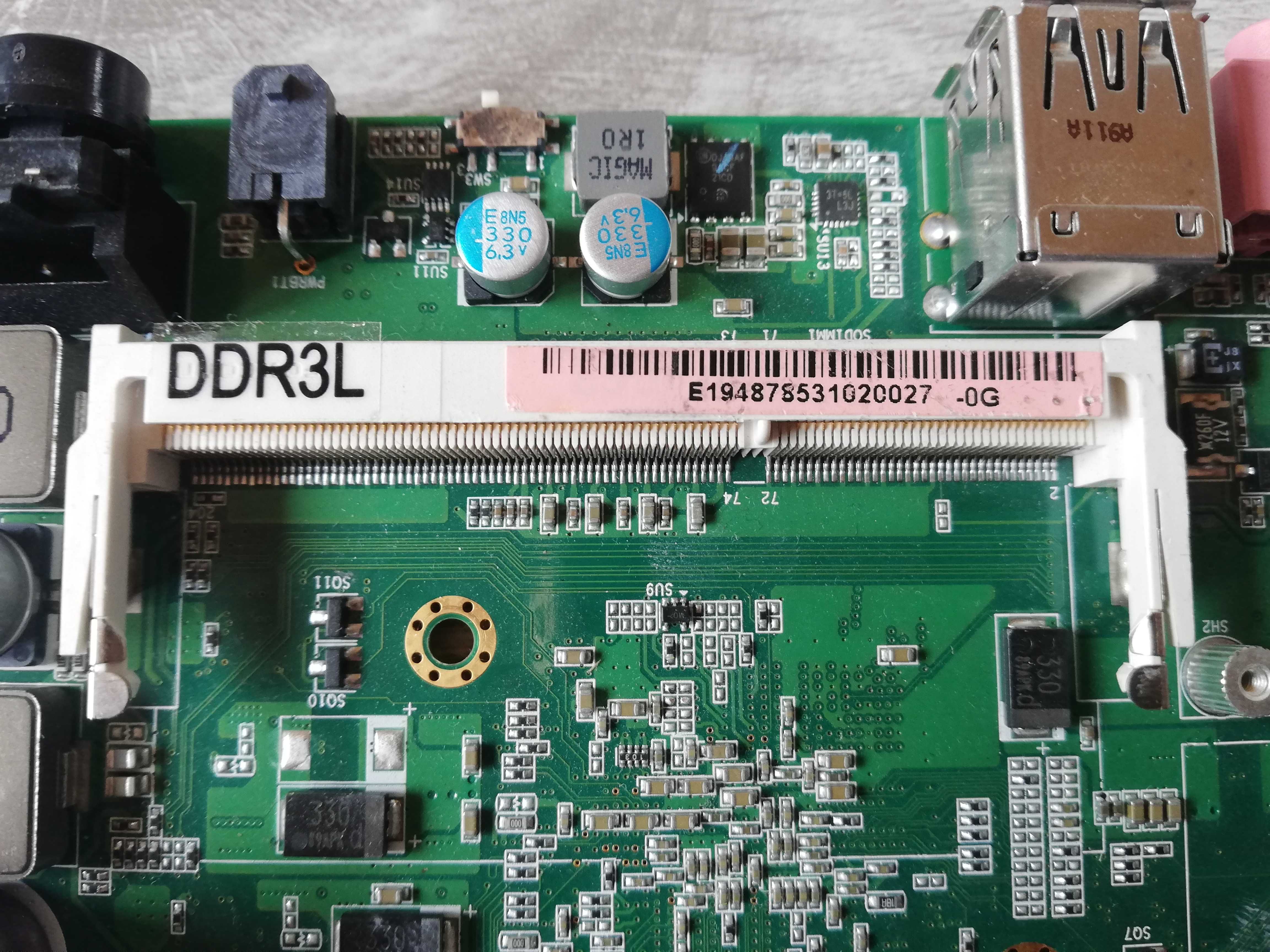 Axiomtek eBox626-853-FL Fanless Embedded PC