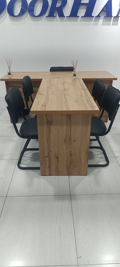 2 стола 2 стеллажа 1шкаф 1 тумба 5 стульев  срочно за все 350 $