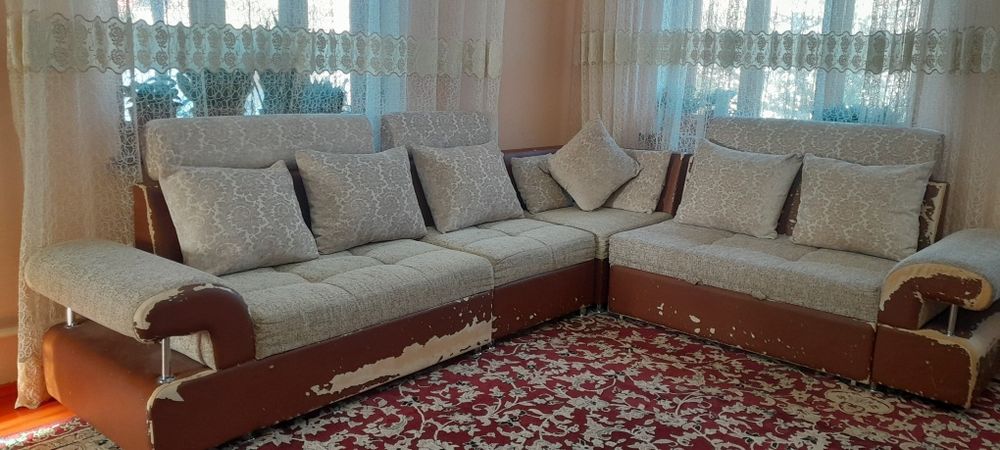 Диван для гостиной