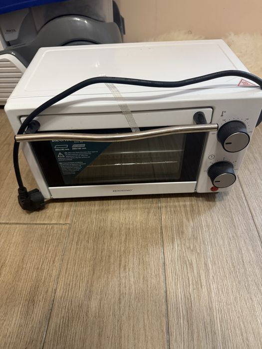 Нова електрическа печка малка