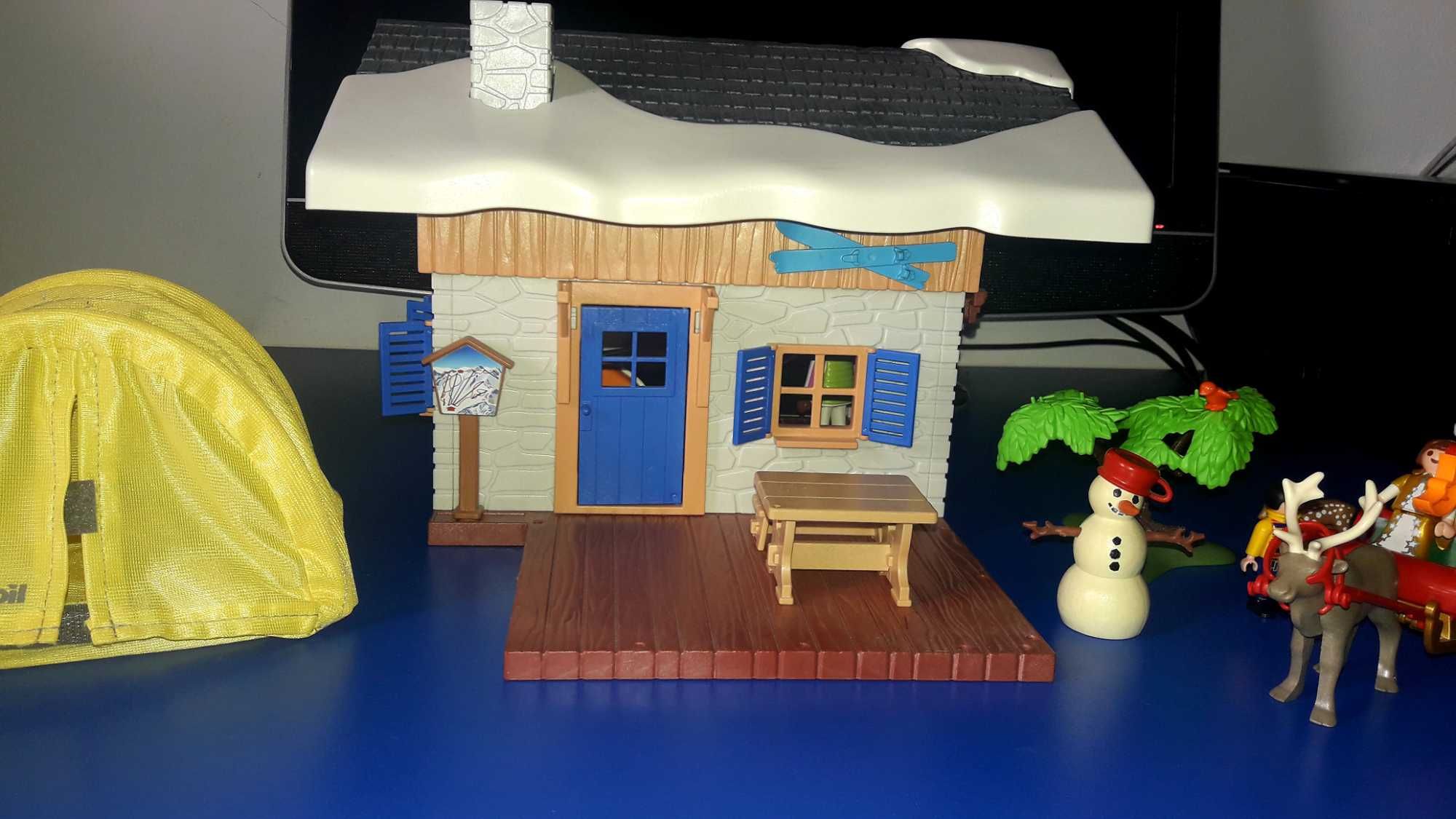 Cabană  Playmobil , cadou Moș Crăciun cu sanie si om de zăpadă