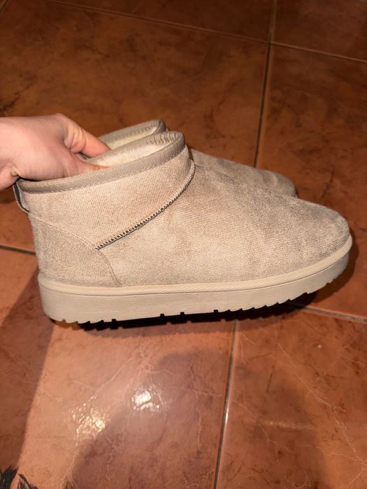 Ботуши бежови нови