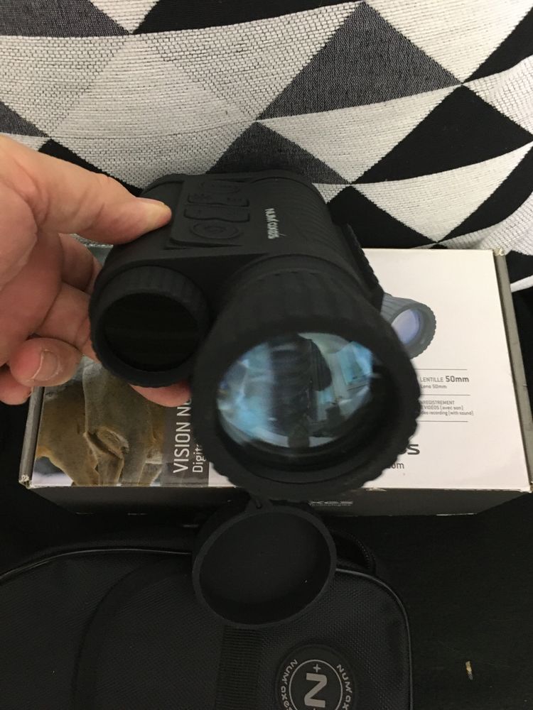 Binocular Night Vision cu IR Laser Bate 500M