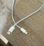 Vând cablu USB-C ambele capete compatibil cu IPhone 15 Pro-16 Pro și o