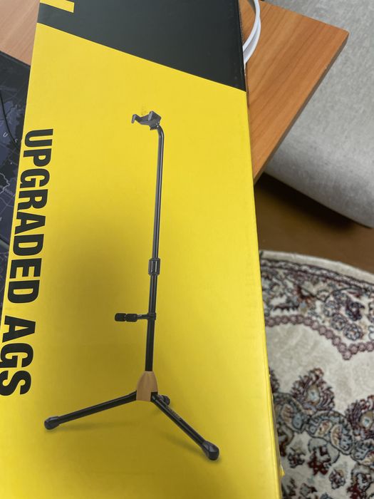 подставка для гитары новая и комбоусилитель