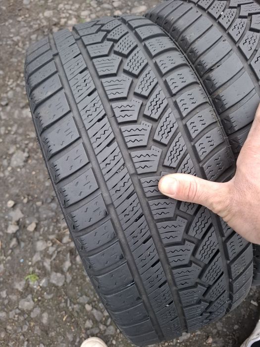 Vand 2 anvelope 215 45 17 hifly de iarna bune